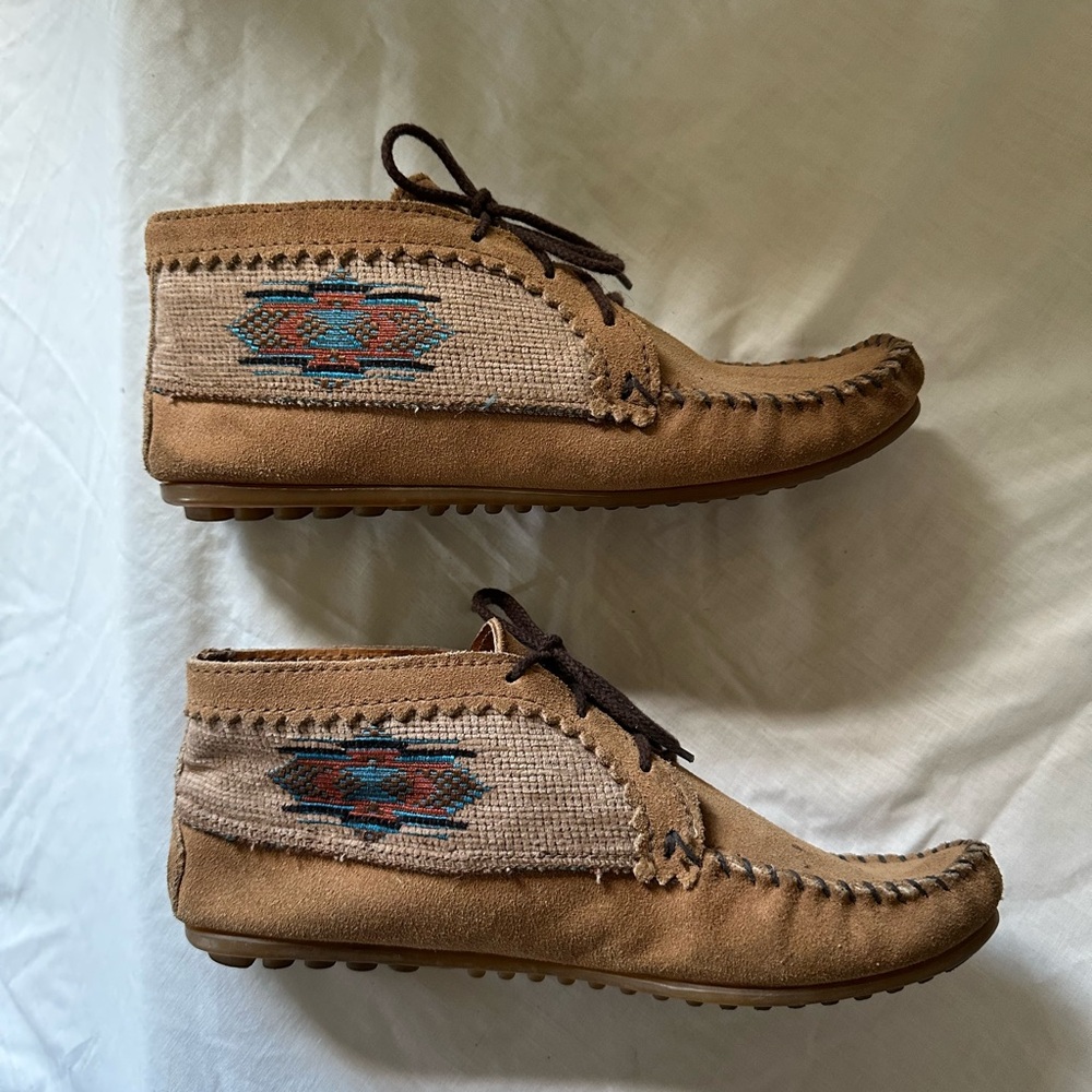 Minnetonka Tan Moccasins with Embroidered Pattern